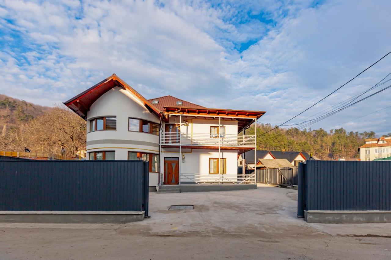 Vaias Aparts 티르구 네암트 외부 사진